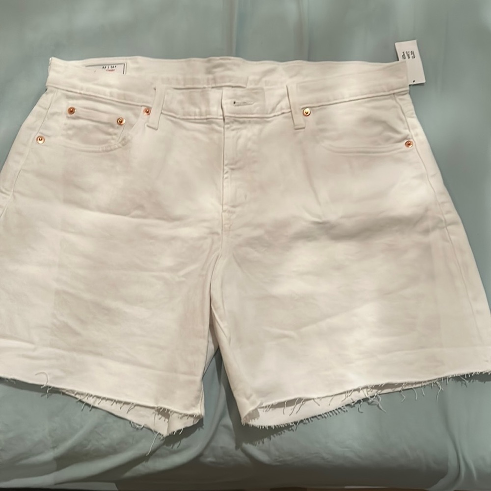 Gap shorts